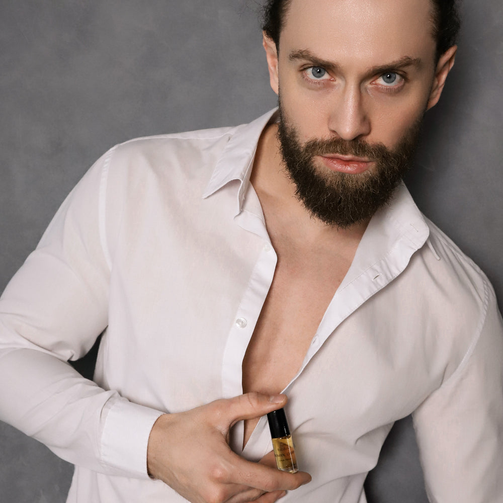 
                  
                    MAGNETIC NOIR PERFUME OIL
                  
                